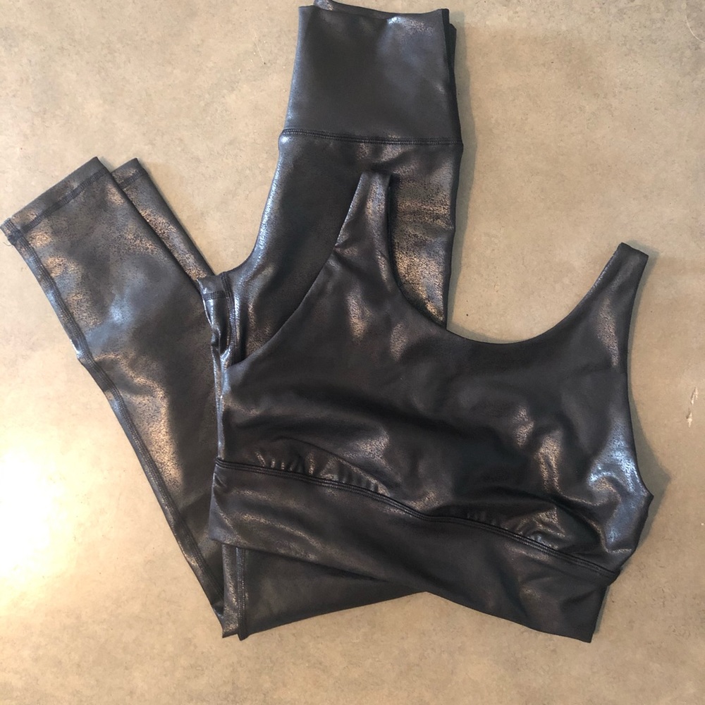 Aries OFF LINE hugger high waisted leggings & bra
